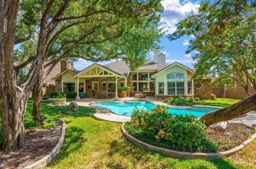 3006 Barton Pt Dr, Austin TX 78733-6322 exterior