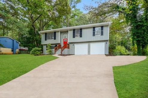 5912 Christopher Ln, Lithonia GA  30058-5618 exterior