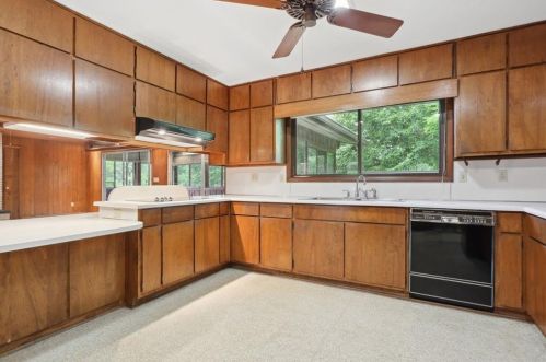 1768 Morris Landers Dr, Atlanta GA  30345-4102 exterior