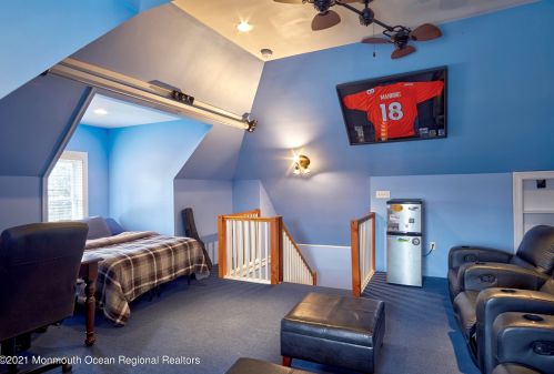 36 Little Silver Pt Rd, Little Silver NJ 07739-1732 exterior