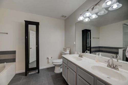 9416 Natalie Cir, Saint Louis MO 63132-3177 exterior