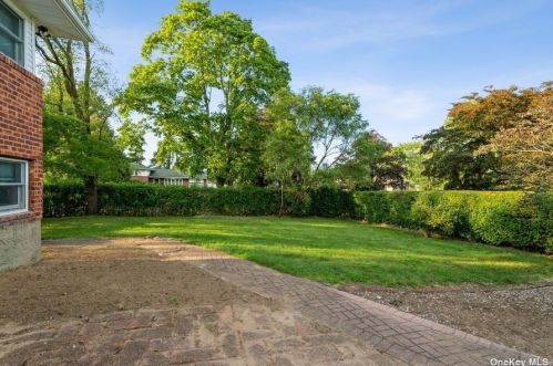 480 Commack Rd, Commack NY  11725-5011 exterior