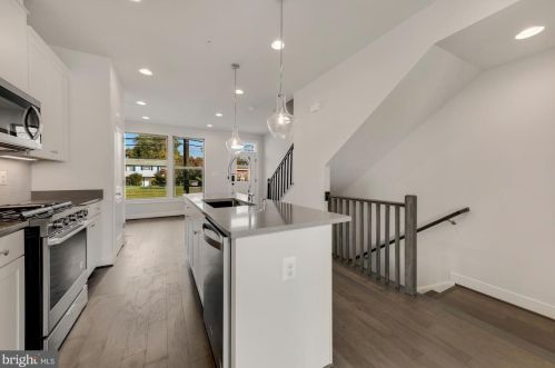 5134 Randolph Rd, Rockville MD 20852-2242 exterior