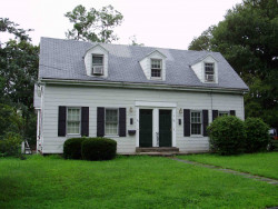 132 Cornell St, Newton, MA 02462-1323