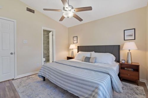 6913 Colony Loop Dr, Austin TX 78724-3751 exterior