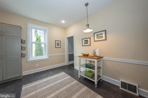 120 Chestnut Hill Ave, Philadelphia PA 19118-2715 exterior