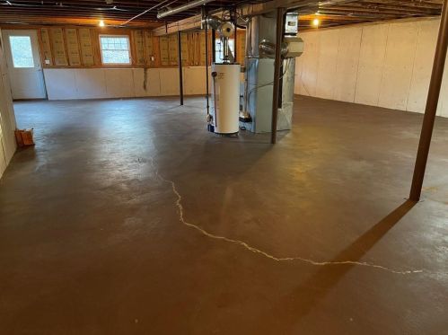 6 Lees Farm Commons Dr, Providence RI 02904-3044 exterior