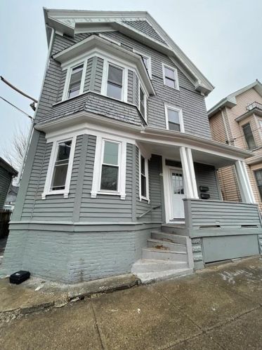 65 Joslin St, Providence, RI 02909-3208