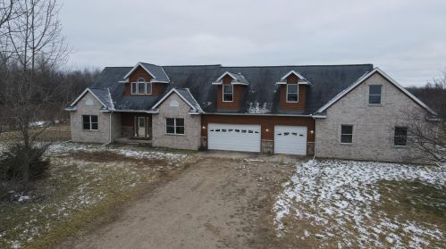 4327 15 Mile Rd, Marion, MI 49665-8556