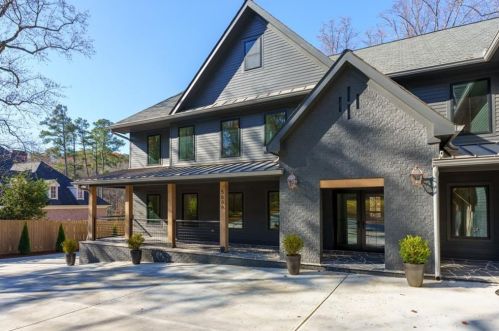 5666 Long Island Dr, Atlanta GA  30327-4842 exterior