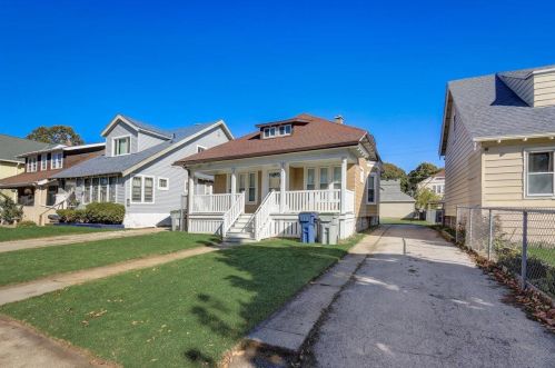 2024 55, Milwaukee WI 53220-2045 exterior