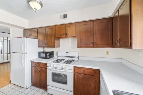 631 Frst Grn Dr, Moon Twp PA 15108-2768 exterior