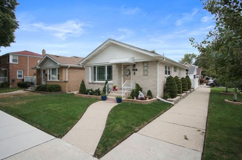 7000 Berwyn Ave, Chicago, IL 60656-1920