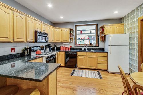 1704 Nordica Ave, Chicago IL 60707-4320 exterior