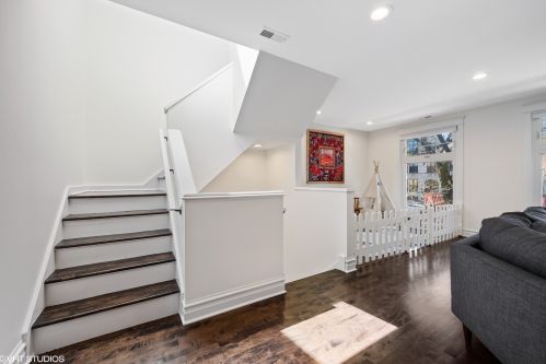 1733 Hoyne Ave, Chicago IL 60647-5541 exterior