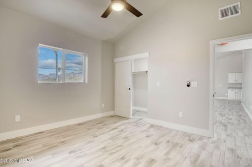 892 Glenn St, Tucson AZ  85705-4120 exterior