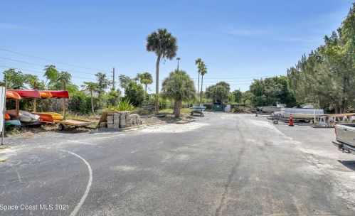 225 Tropical Trl, Merritt Island FL 32952-4836 exterior