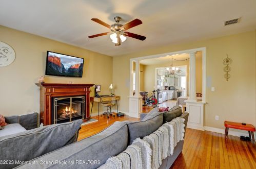 17 Locust Ave, West Long Branch NJ  07764-1547 exterior