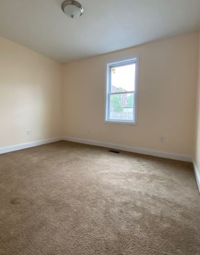 12 Lyon St, Worcester MA 01604-3622 exterior