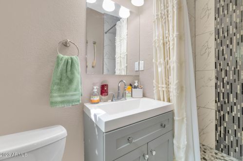 7208 21st Ave, Phoenix AZ  85021-7810 exterior