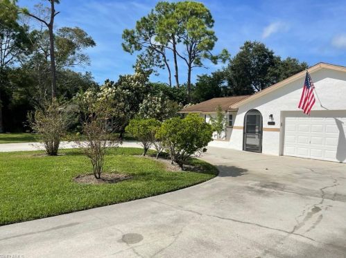 215 Madison Dr, Naples, FL 34110-1351