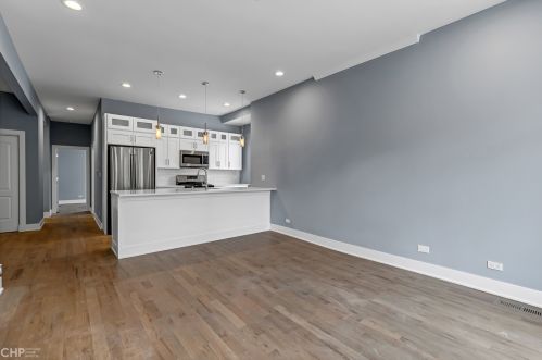 6439 Maryland Ave, Chicago IL  60637-3515 exterior