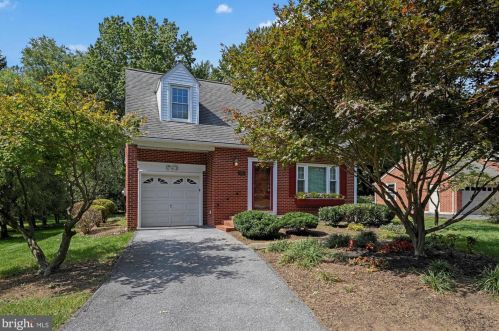 1910 Sterling Pl, Lancaster, PA 17601-3831