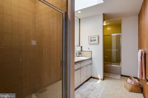 2230 Deerfield Dr, Media PA 19063-1834 exterior