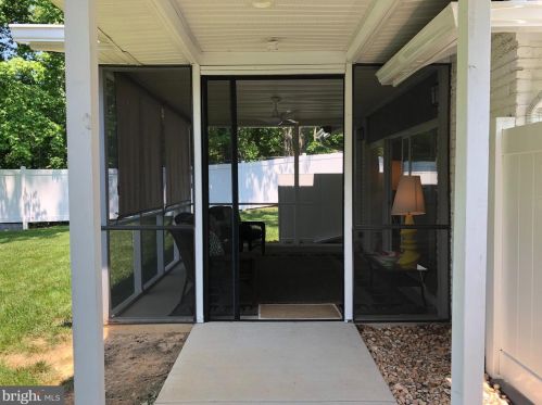 1228 Morningside Ln, Alexandria VA 22308-1042 exterior