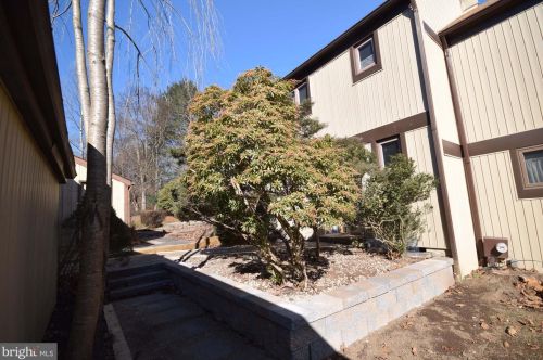 24 Abel Pl, Media PA 19063-5423 exterior