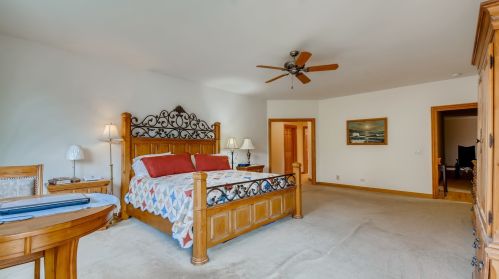 7817 Vly Hl Rd, Bull Valley IL 60098-7885 exterior