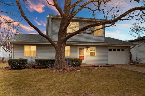 2728 Lydia St, Waukegan IL exterior