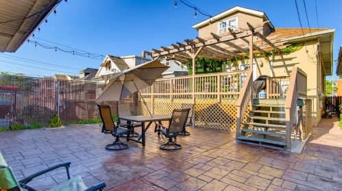 6046 Menard Ave, Chicago IL  60646-3919 exterior