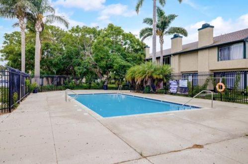 5221 Perkins Rd, Oxnard CA 93033-8358 exterior