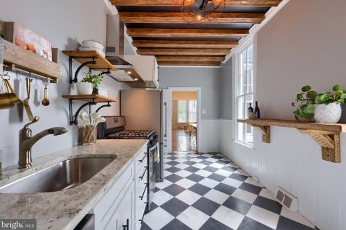 564 Plum St, Lancaster PA 17602-2349 exterior