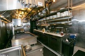 2047 Green St, Philadelphia PA 19130-3111 exterior