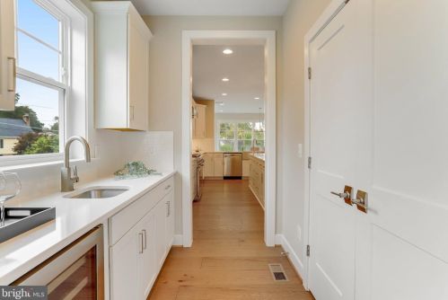 920 Darton Dr, Alexandria VA 22308-2021 exterior