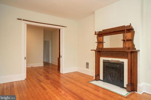 422 Peyton St, Alexandria VA 22314-2004 exterior