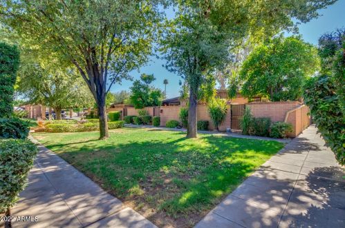 3002 32nd St, Phoenix, AZ 85018-6869