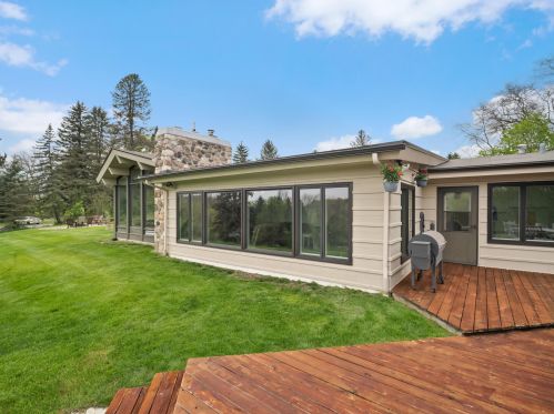 6613 Hartlaub Lk Rd, Manitowoc WI 54220-8845 exterior