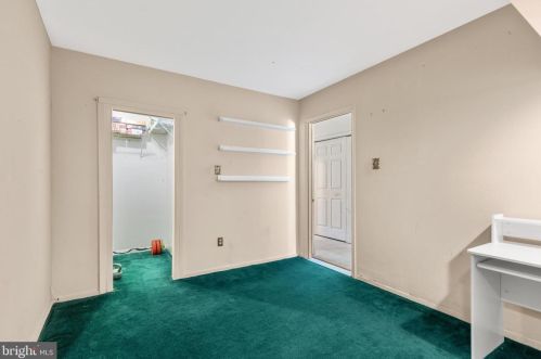 9931 Crestmont Ave, Philadelphia PA 19114-1951 exterior