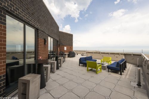 3660 Lake Shore Dr, Chicago IL  60613-5300 exterior