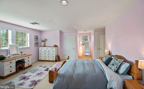 580 Mermaid Ln, Philadelphia PA 19118-4026 exterior