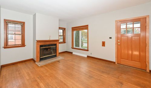 3223 43rd St, Milwaukee, WI 53219-4804