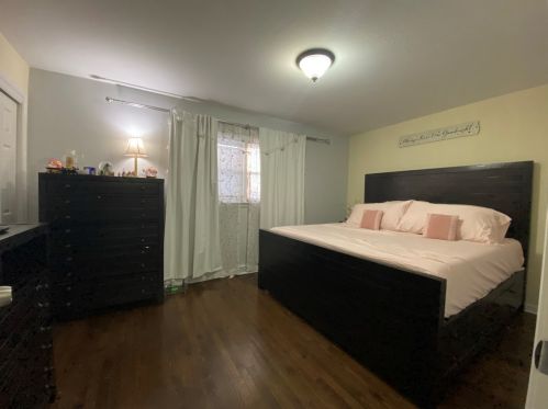 3511 75th St, Chicago, IL 60652-1401