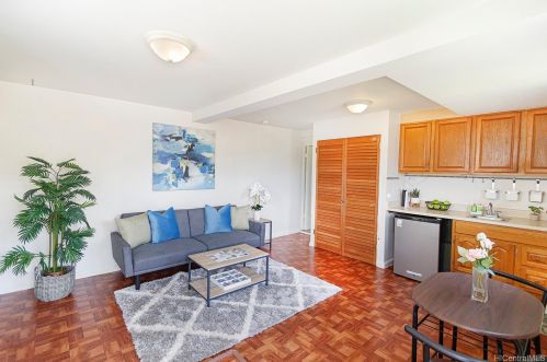 2424 Myrtle St, Honolulu HI 96816-3137 exterior