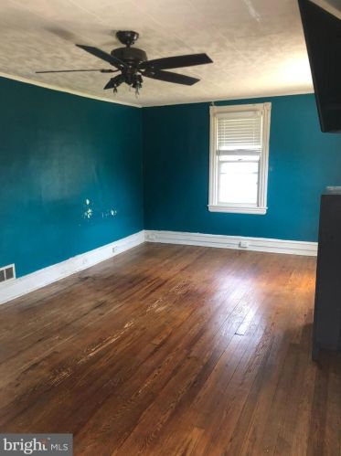 406 Elmwood Ave, Manor PA 19036-2327 exterior