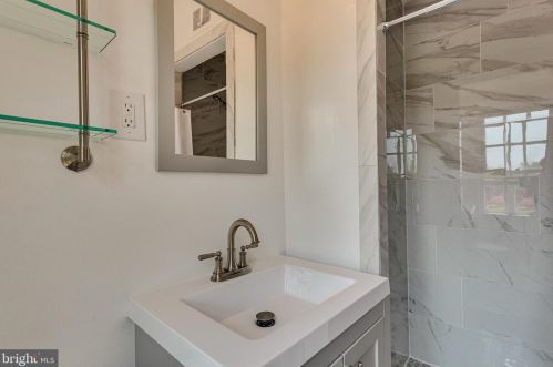 827 Royal St, Alexandria VA  22314-4340 exterior