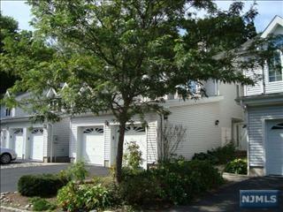 13 Foxwood Sq, Westwood NJ  07675-7359 exterior