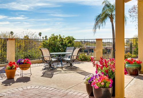 900 Camino Corrida, Tucson AZ 85704-7652 exterior